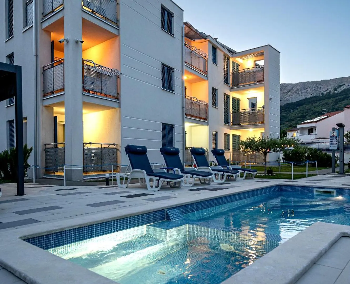 Adorami Apartments Baska