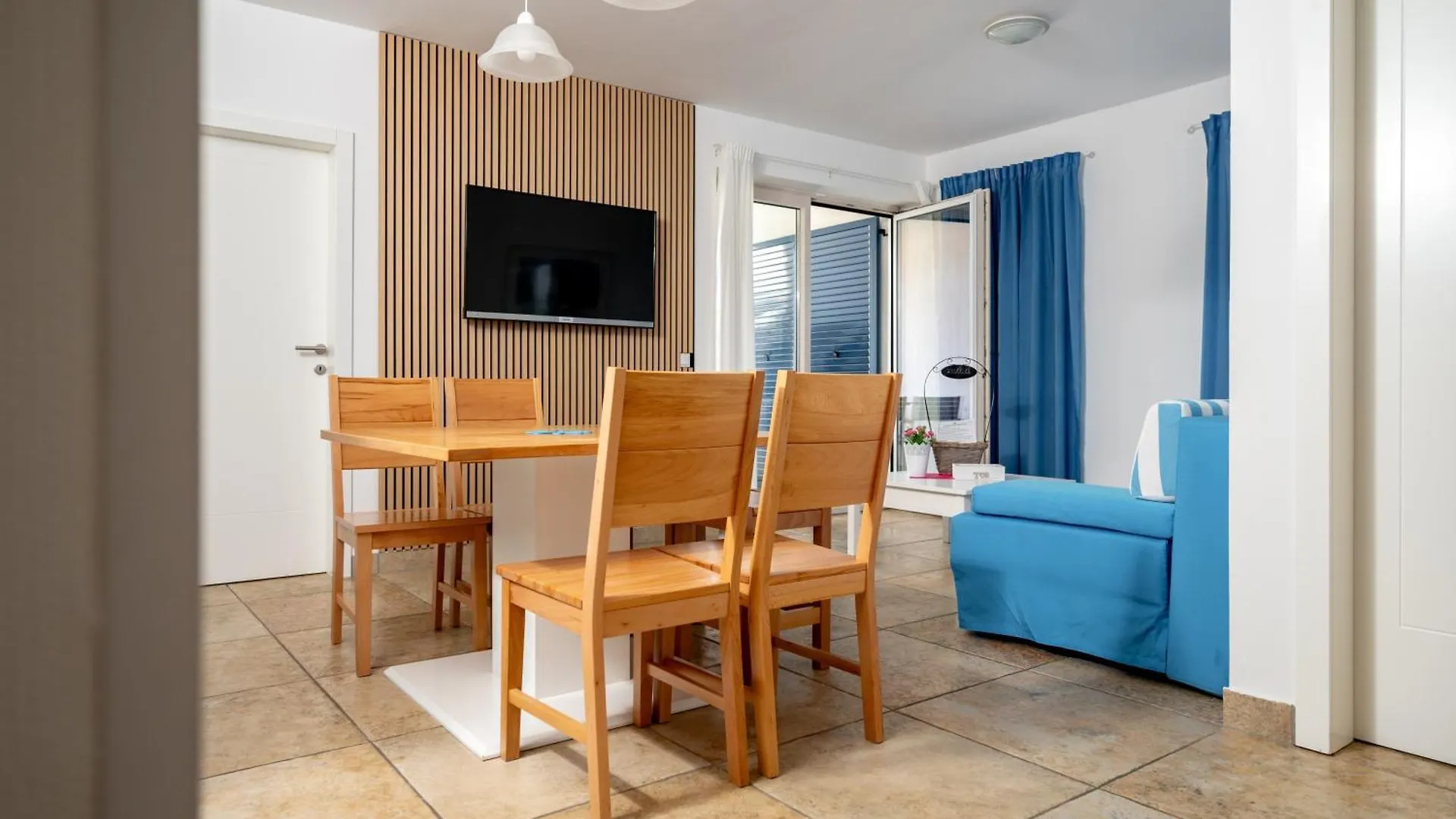 Adorami Apartments Baska