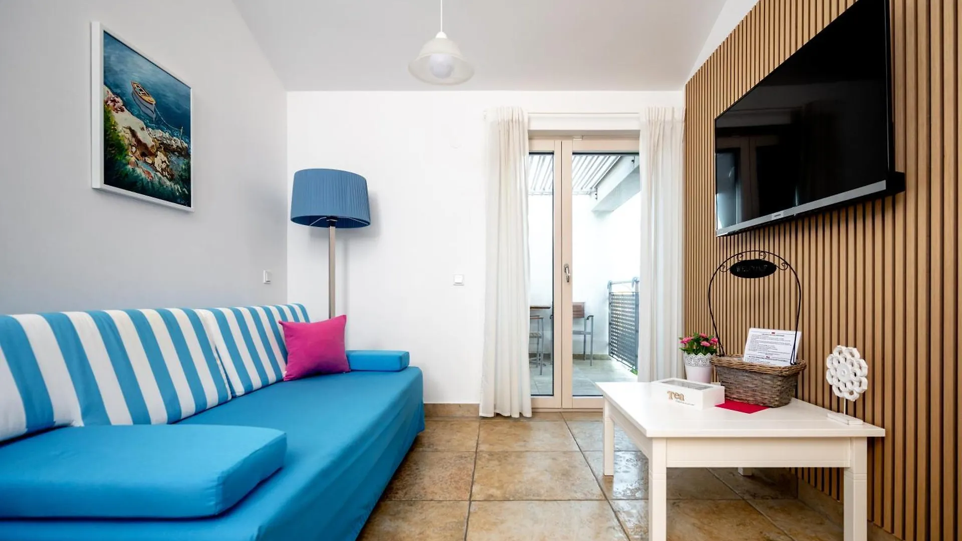 Adorami Apartments Baska